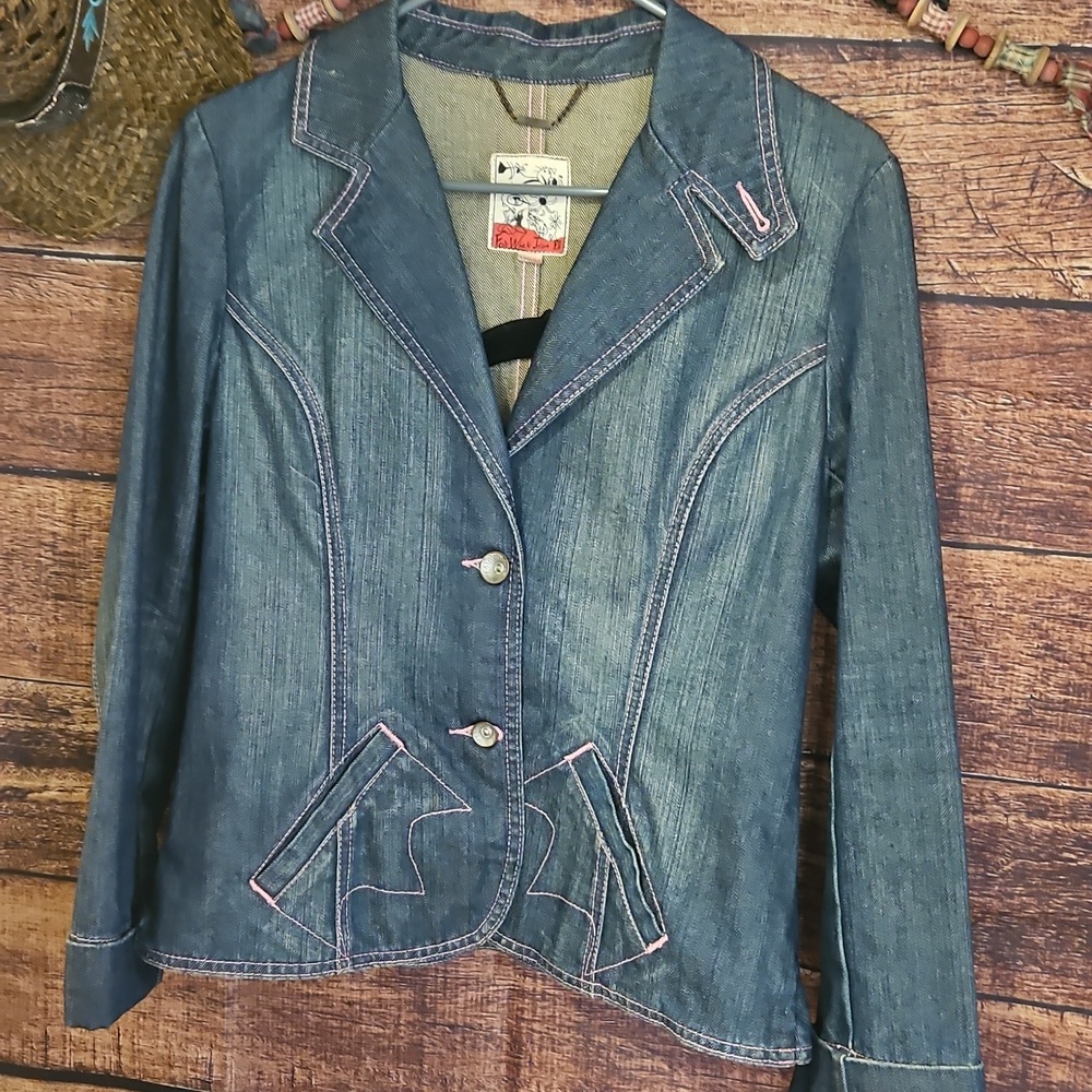 NWOT "FAIR WHALE JEANS" PRINCESS CUT CLASSY JEAN JACKET- LARGE
